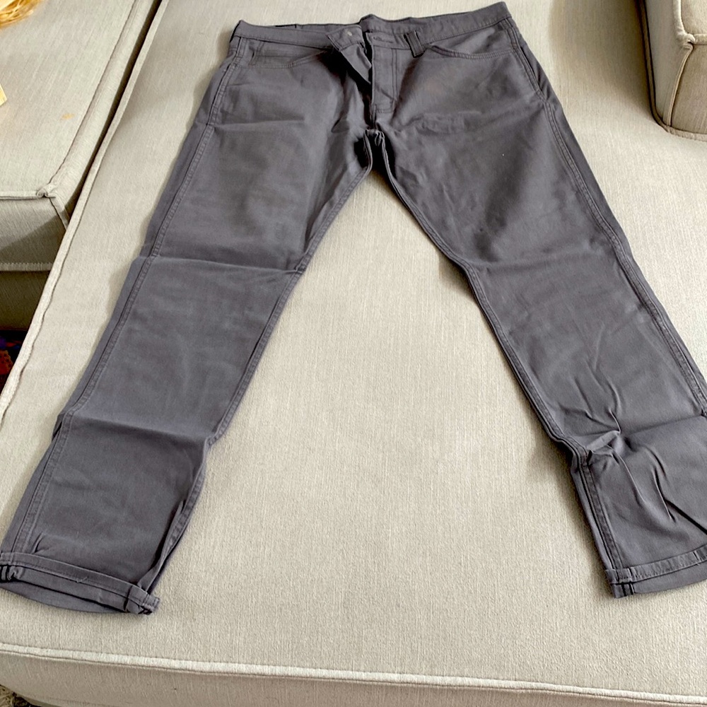 Mens dark gray chino’s
